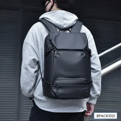 SLEEK ESSENCE BACKPACK